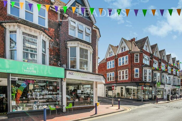 2 Bedroom Flat To Rent In Grove Road, BN21