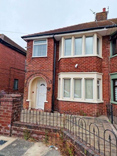3 Bedroom Semi-detached House To Rent In Fitzroy Road, Blackpool, FY2