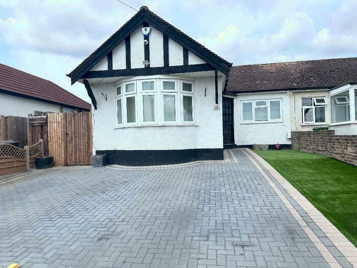 3 Bedroom Semi-Detached Bungalow To Rent In Littlejohn Road, Orpington, Kent, BR5