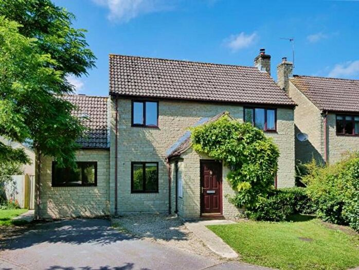 5 Bedroom Detached House To Rent In May Tree Close, Coates, GL7