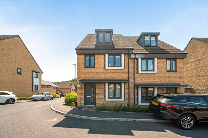 3 Bedroom Semi-Detached House For Sale In Castle Hill Drive, Ebbsfleet Valley, Swanscombe, DA10