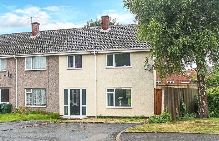 3 Bedroom End Of Terrace House To Rent In Rowan Close, Bromsgrove, Worcestershire, B61