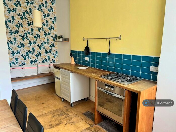 1 Bedroom Flat To Rent In Deanston Drive, Glasgow, G41