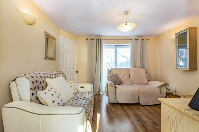 2 Bedroom Semi-Detached House For Sale In Havelock Road, Oxford, OX4