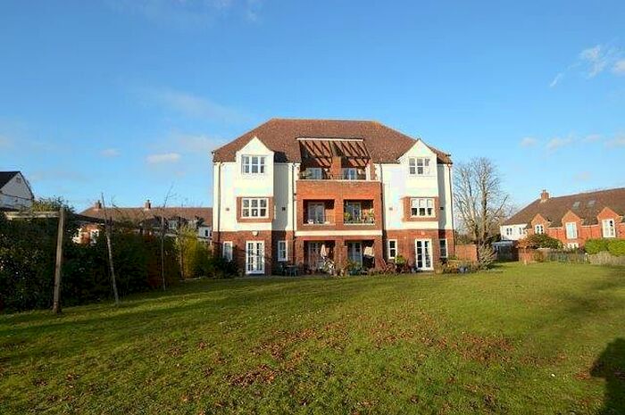 1 Bedroom Flat To Rent In St. Martins Mews, Pyrford, Woking GU22