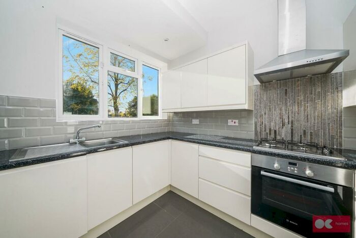 3 Bedroom End Of Terrace House To Rent In Hornchurch Road, Hornchurch, RM12