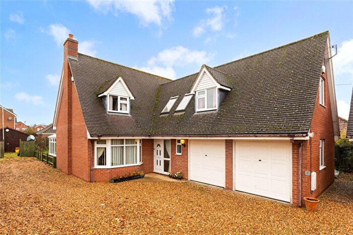 4 Bedroom Detached House For Sale In Besselsleigh Road, Wootton, Abingdon, Oxfordshire, OX13