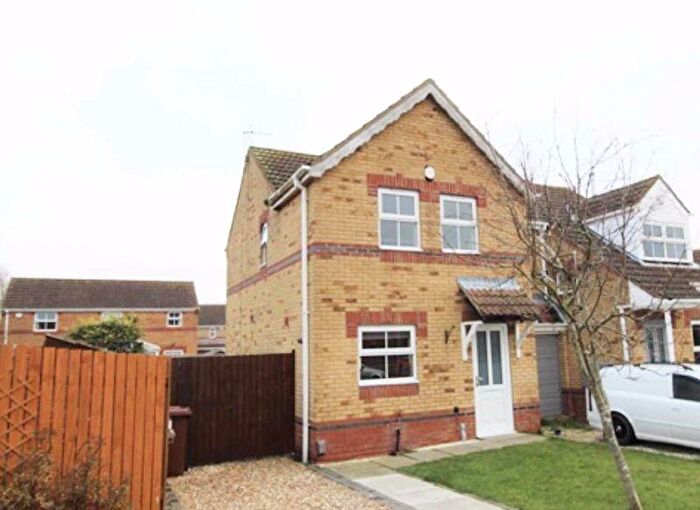 3 Bedroom Semi-Detached House To Rent In Aldred Gardens, Scartho Top, DN33