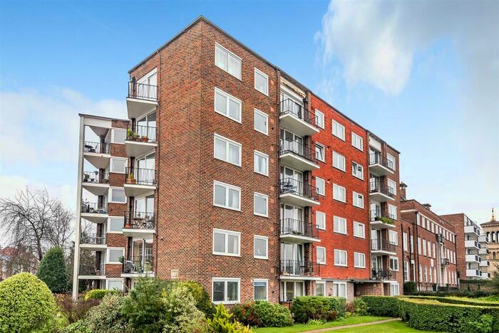 2 Bedroom Flat To Rent In The Hermitage, Portsmouth Road, Kingston Upon Thames, KT1