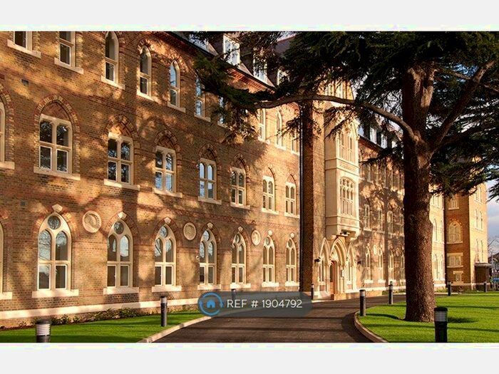 1 Bedroom Flat To Rent In Lancaster House, Isleworth, TW7