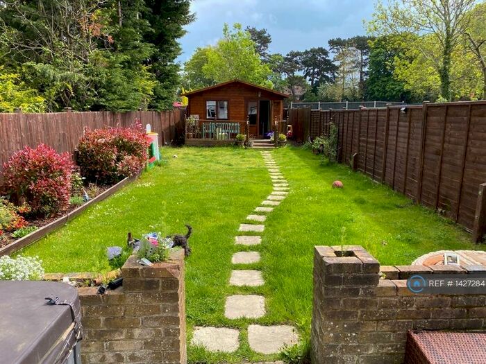 4 Bedroom Semi-Detached House To Rent In West Wickham, West Wickham, BR4