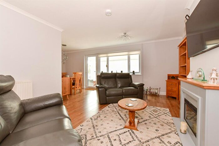 3 Bedroom Detached Bungalow For Sale In Greenways, Cowes, Isle Of Wight, PO31