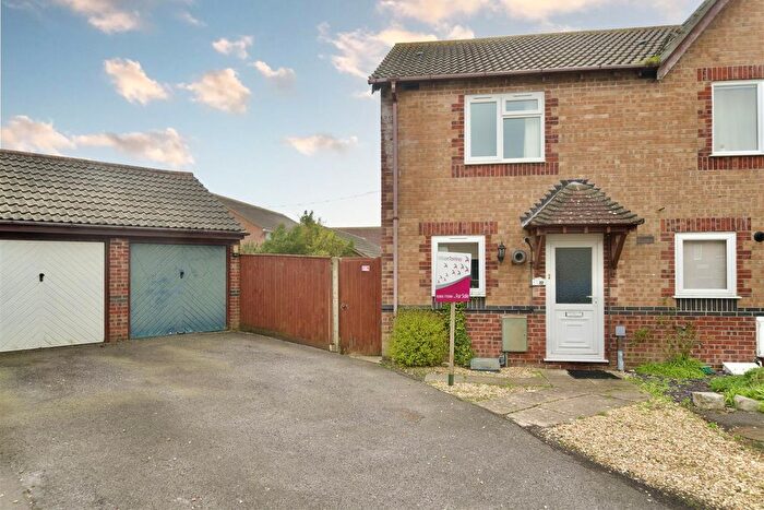 2 Bedroom Terraced House For Sale In Maskew Close, Chickerell, Weymouth, DT3