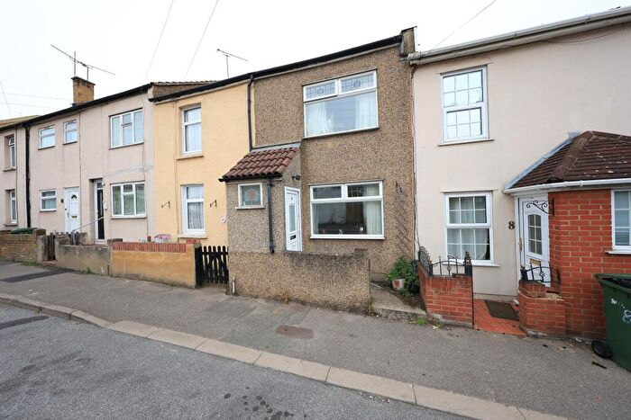 2 Bedroom Terraced House For Sale In Gipsy Lane, Grays, RM17