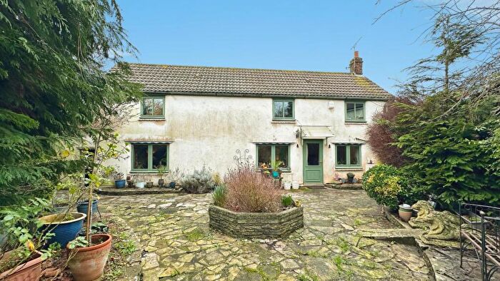 2 Bedroom Detached House For Sale In Guinea Lane, Bristol, BS16