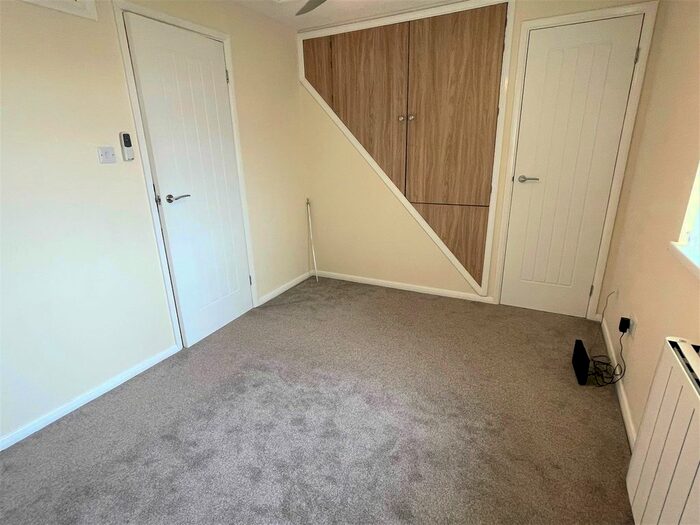 1 Bedroom Flat To Rent In Wardleworth Way, Wellington, TA21