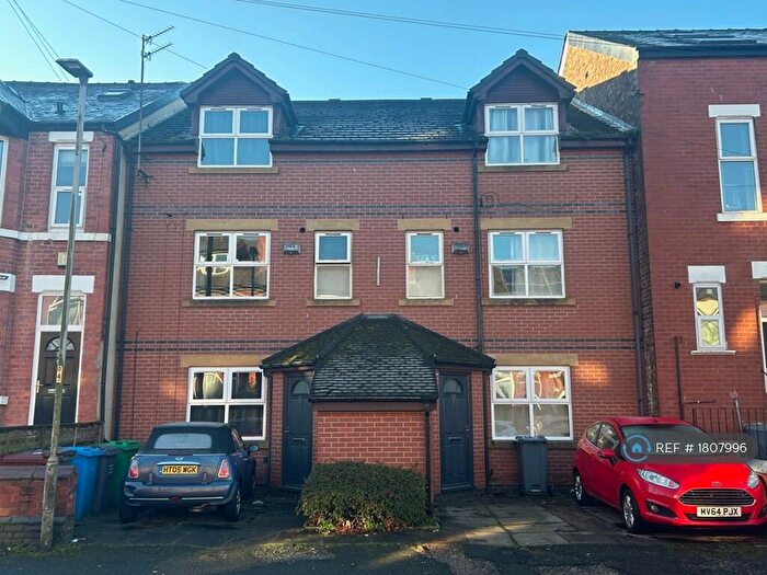 5 Bedroom Semi-Detached House To Rent In Lausanne Road, Manchester, M20