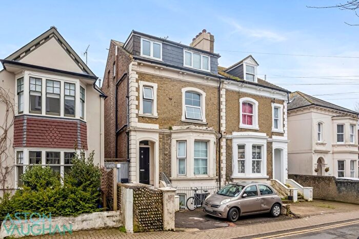 1 Bedroom Studio To Rent In Grafton Road, Worthing, BN11