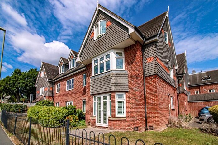 2 Bedroom Apartment To Rent In Craigbank Court, Fareham, Hampshire, PO14
