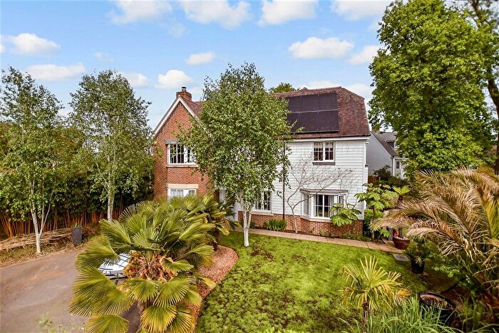 5 Bedroom Detached House For Sale In Bill Deedes Way, Aldington, Ashford, Kent, TN25