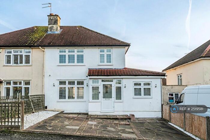 4 Bedroom Semi-Detached House To Rent In Farnborough Avenue, South Croydon, CR2
