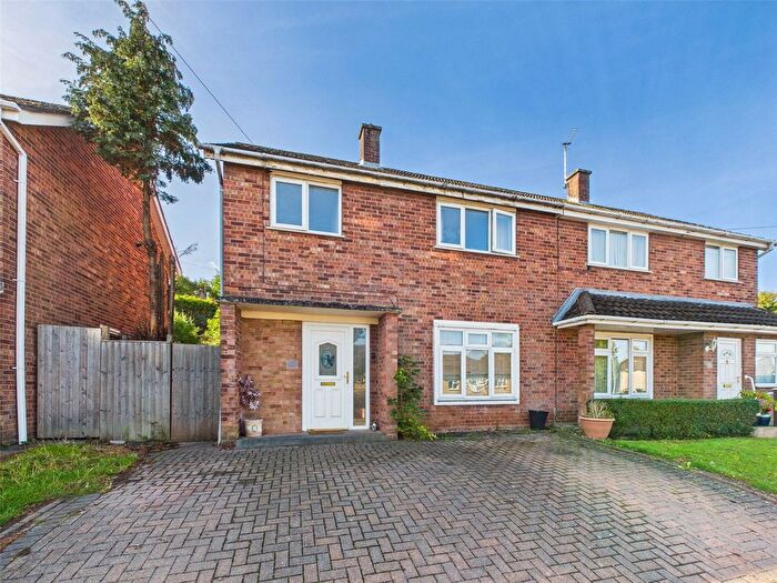 3 Bedroom Semi-Detached House For Sale In Troutbeck Drive, Worcester, Worcestershire, WR4