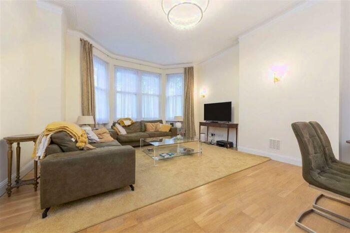 4 Bedroom Flat To Rent In Park Road, Marylebone, NW1