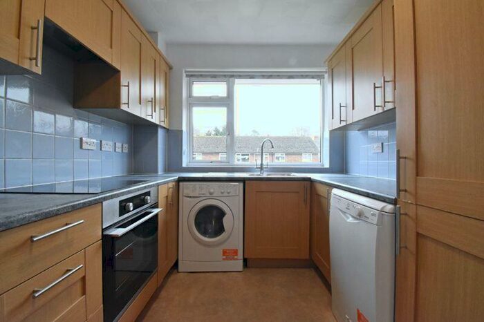 2 Bedroom Flat To Rent In Chester Place, Basingstoke, RG21