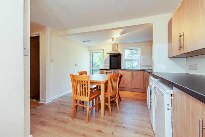 5 Bedroom Town House To Rent In Lime Walk, Headington, Oxford OX3