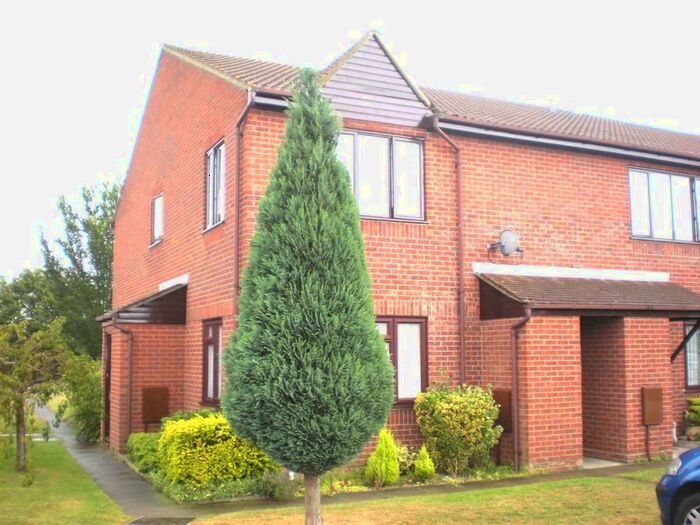 2 Bedroom Flat To Rent In Parklands Court, Saxmundham Way, Clacton-on-Sea, CO16