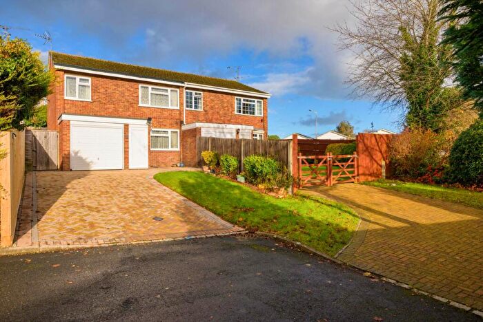 3 Bedroom Semi Detached House For Sale In Eynsford Close, Caversham Park, RG4