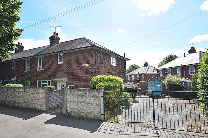 3 Bedroom Semi-Detached House For Sale In Clwyd Wen, Wrexham, LL13