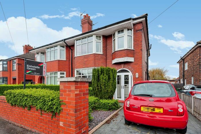 3 Bedroom Semi-Detached House For Sale In Meadway, Widnes, WA8