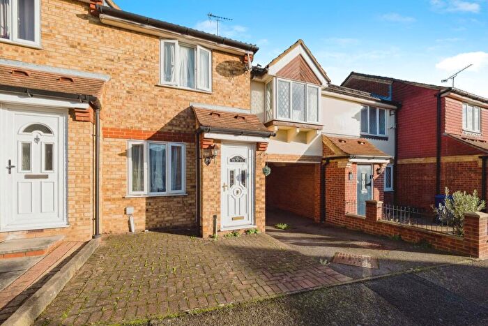 2 Bedroom Terraced House For Sale In St. Michaels Close, Aveley, South Ockendon, Essex, RM15