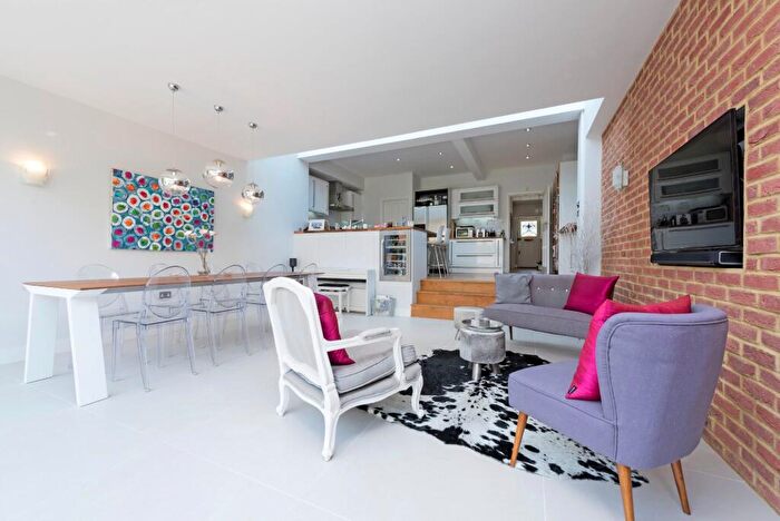 5 Bedroom Terraced House To Rent In Birchlands Avenue, SW12