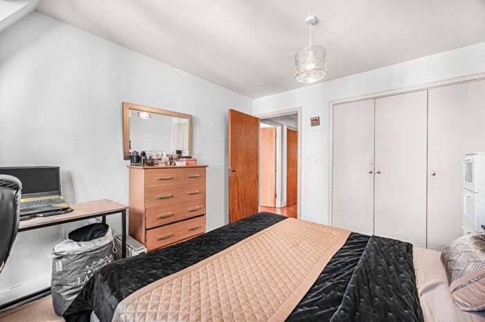 1 Bedroom Flat For Sale In Pepys Street, Tower, EC3N