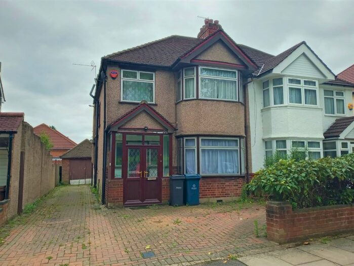 4 Bedroom Semi-Detached House To Rent In Alexandra Avenue, South Harrow, Harrow, HA2