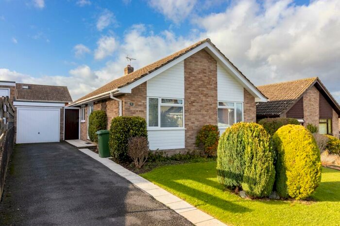 2 Bedroom Detached Bungalow To Rent In Oak Hill, Alresford, Hampshire, SO24