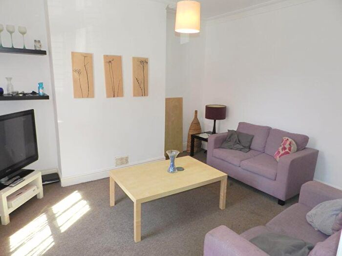 3 Bedroom Terraced House To Rent In Vicarage Place, Kirkstall, Leeds, LS5