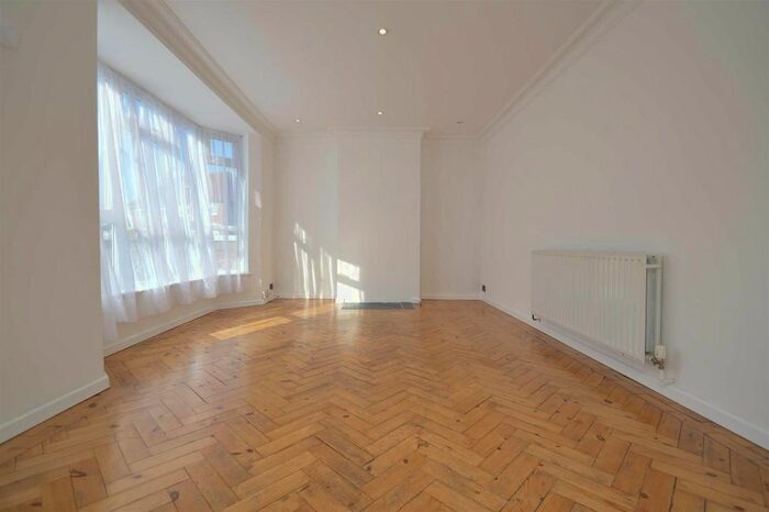 3 Bedroom Semi-Detached House To Rent In Woodbridge Road, Barking, IG11