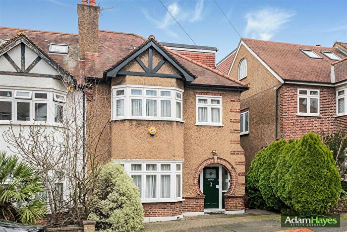 4 Bedroom Semi Detached House For Sale In Westbury Grove, North Finchley, N12