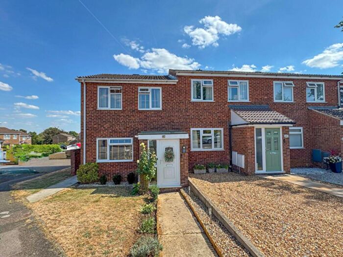 2 Bedroom End Of Terrace House For Sale In Osprey Road, Flitwick, MK45
