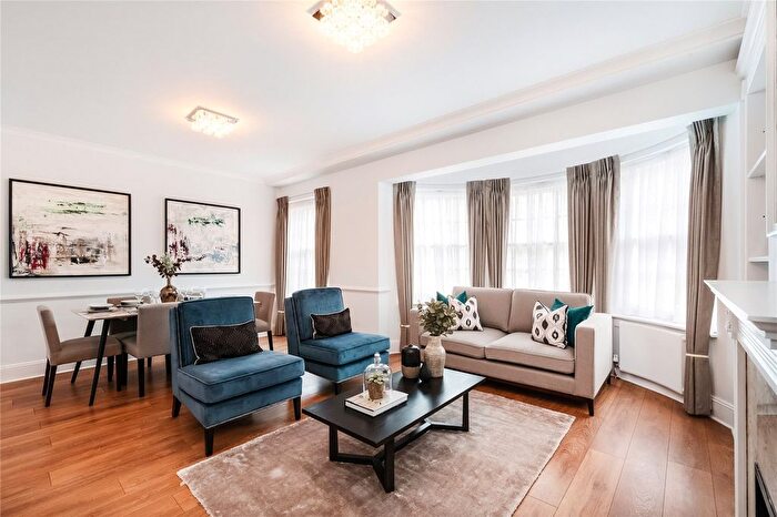 3 Bedroom Flat To Rent In Tilney Street, Mayfair, W1K