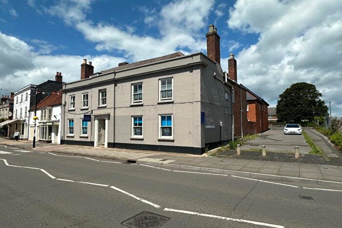 Flat To Rent In St. Thomas Street, Lymington, SO41