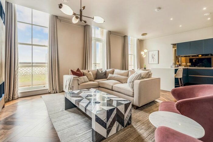 2 Bedroom Flat To Rent In Queens Gardens, Hove, BN3