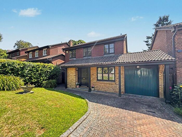 4 Bedroom Detached House For Sale In Durley Gardens, Orpington, Orpington, BR6