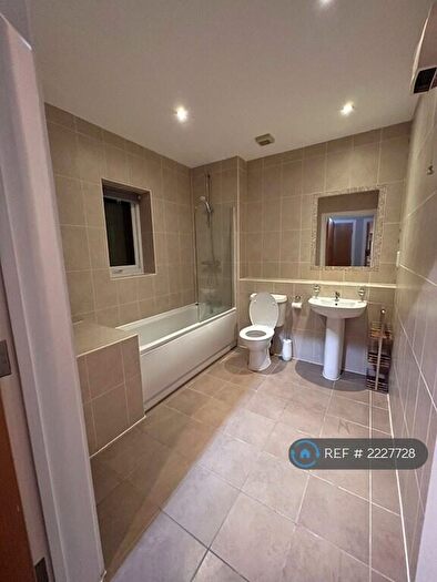 2 Bedroom Flat To Rent In Georgia Avenue, Manchester, M20