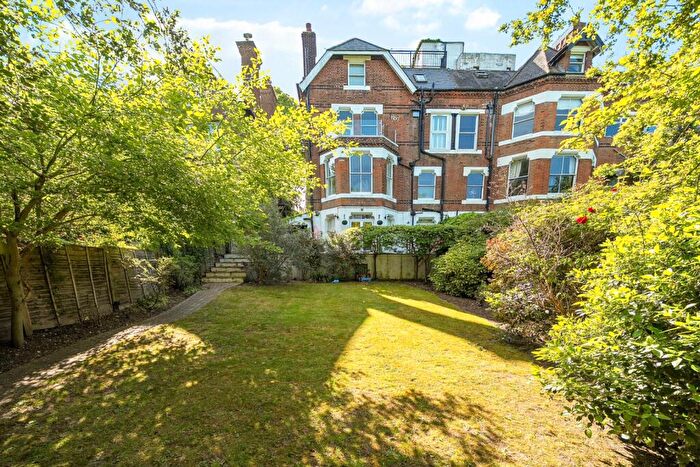 4 Bedroom Apartment For Sale In Susan Wood, Chislehurst, BR7