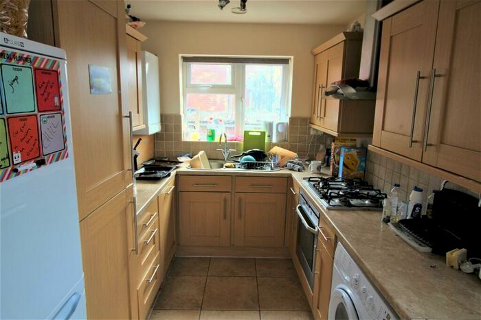 4 Bedroom Detached House To Rent In **£ Pppw Excluding** Allington Avenue, Lenton, NG7