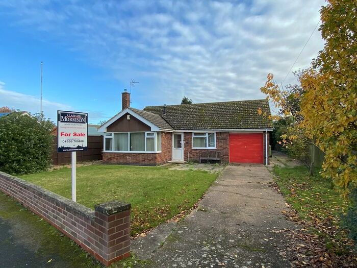 2 Bedroom Detached Bungalow For Sale In Station Close, Collingham, NG23